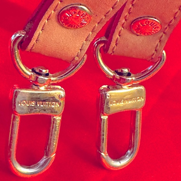 WOW POSHMARK Authentic Louis Vuitton Crossbody Strap = MAKE YOUR BAG A CROSSBODY - Picture 4 of 16